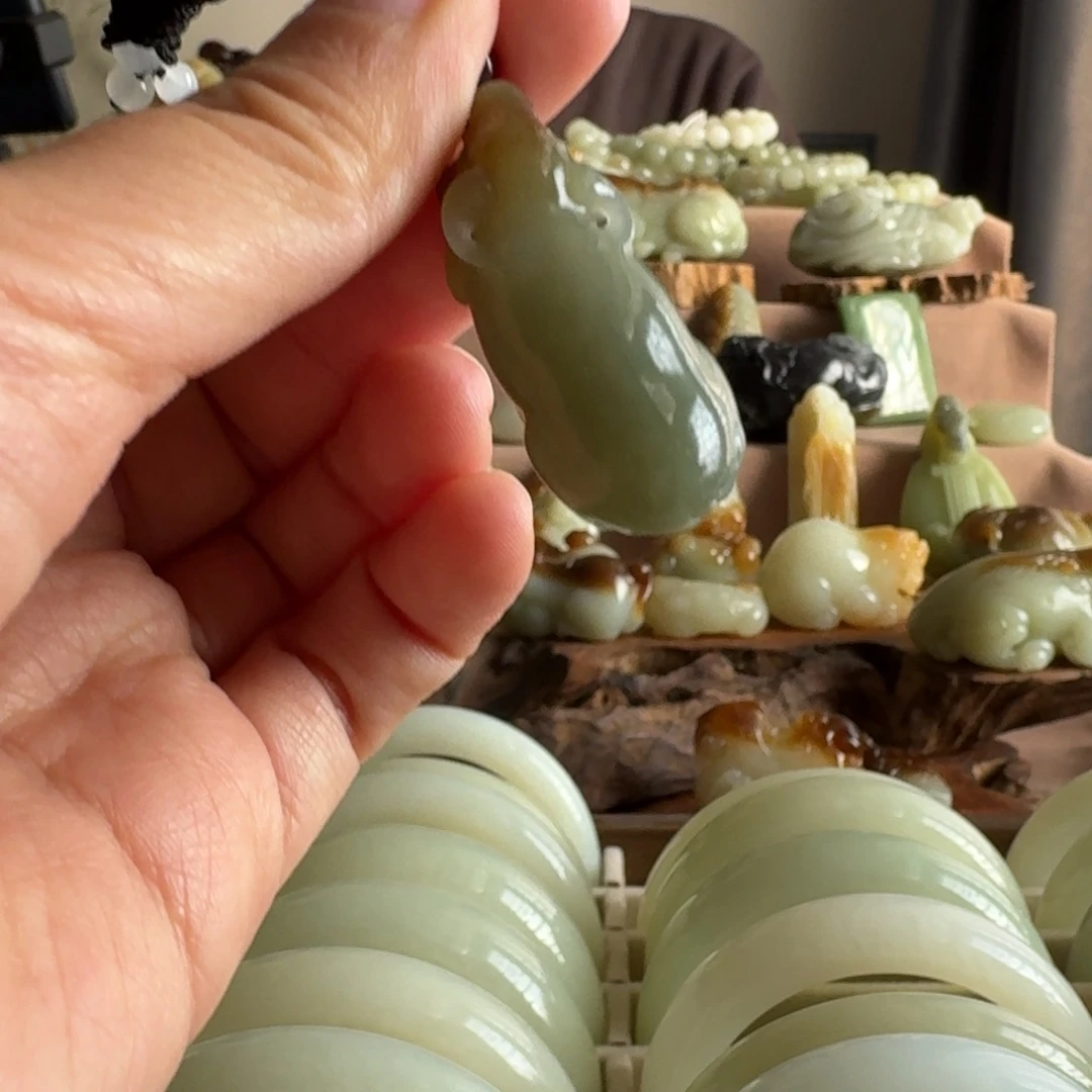 和田玉（糖玉）未镶嵌挂件