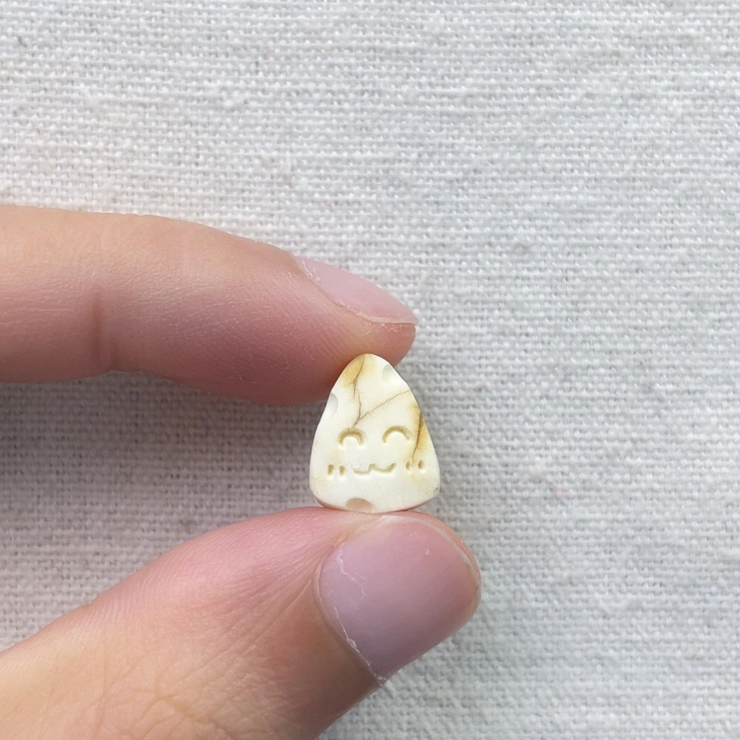 琥珀未镶嵌珠宝奇石白奶酪