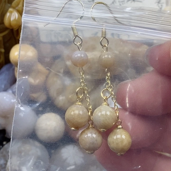 颈饰未镶嵌硅化珊瑚(珊瑚玉)