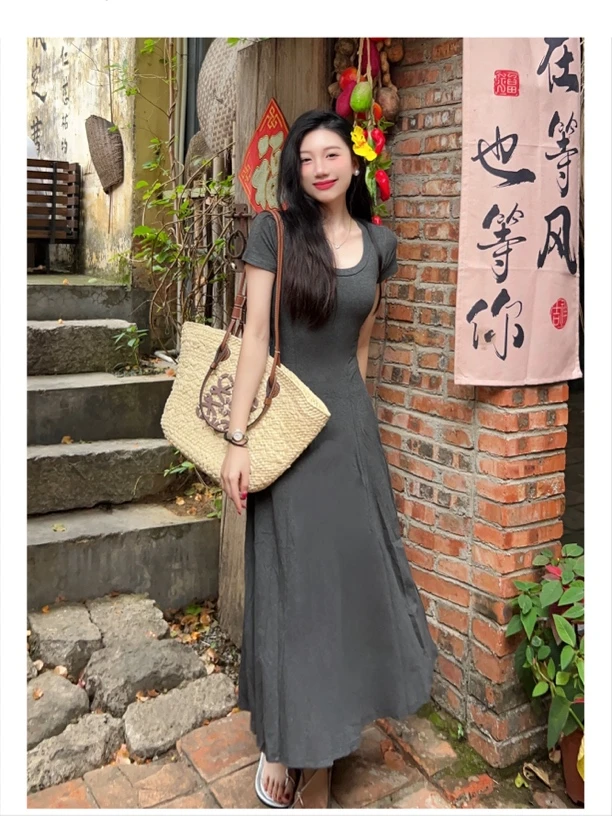 2025夏季韩系纯欲气质露背短袖收腰裙女夏季高腰修身显瘦连衣裙