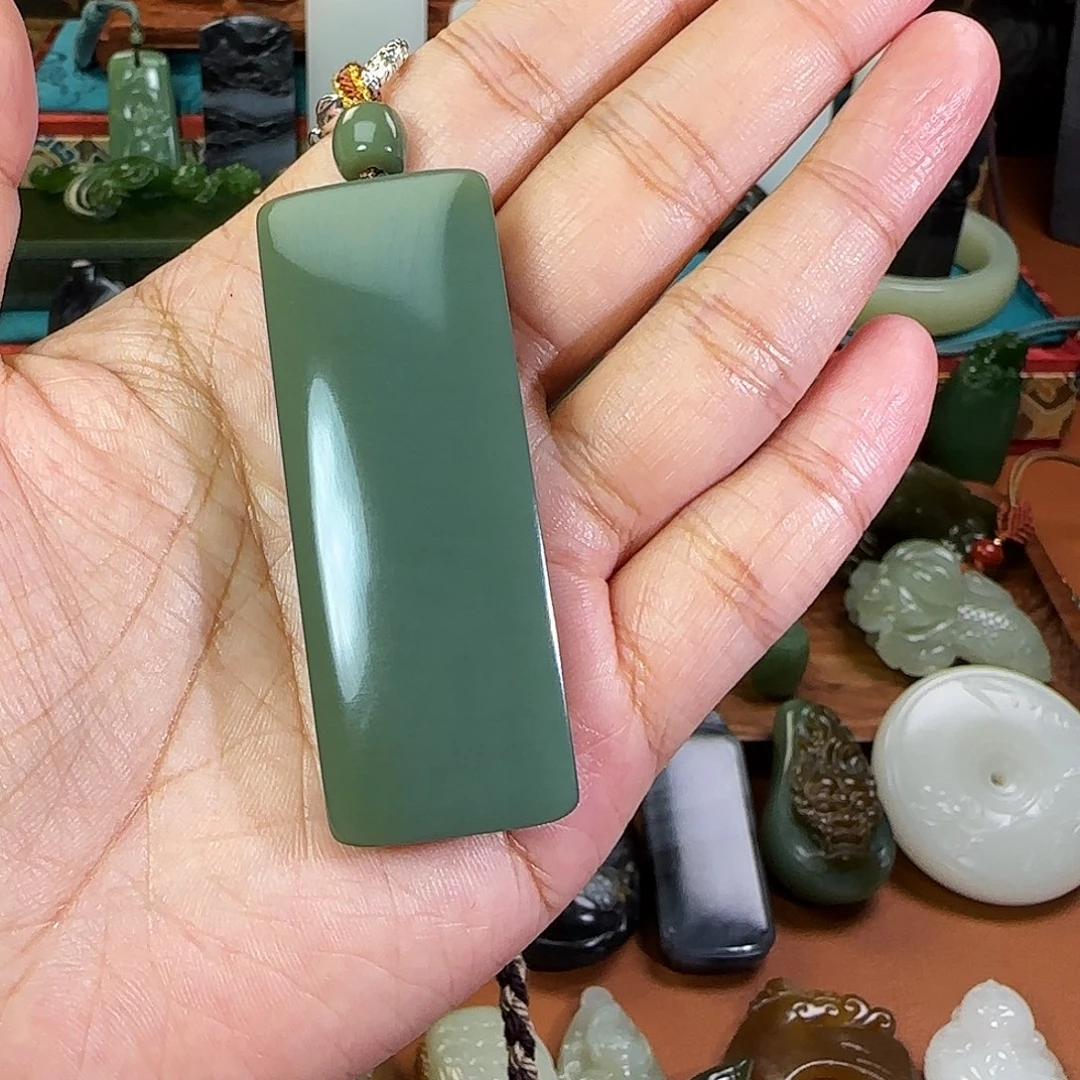 和田玉颈饰未镶嵌?*跳