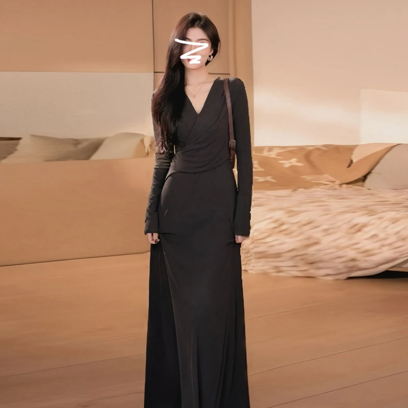 9154高级感v领交叉收腰打底连衣裙女早春新款法式气质显瘦长裙子