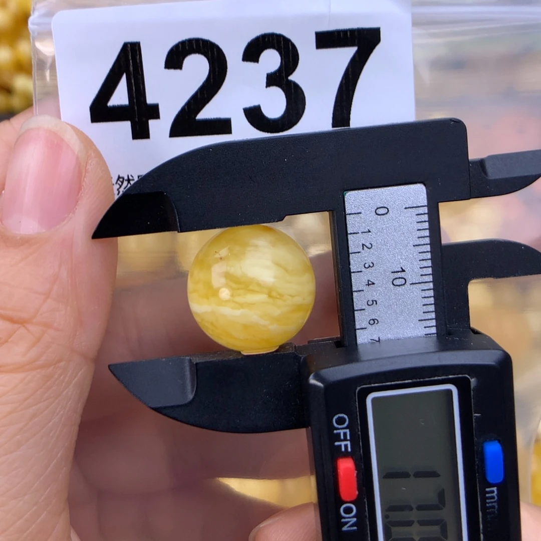 未镶嵌蜜蜡珠宝奇石