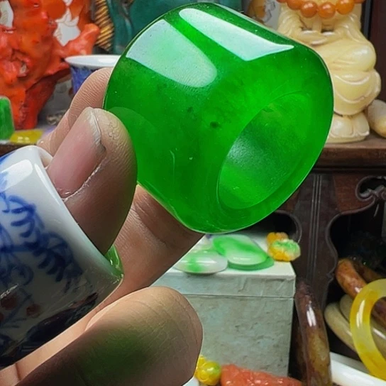 瓷片哦****呦新年开播进来看看