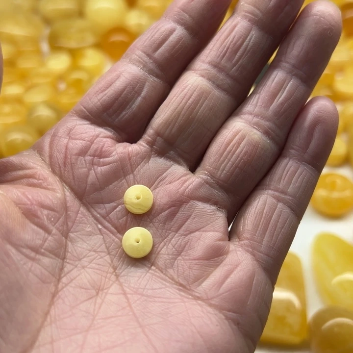 ****琥珀（矿物珀）未镶嵌裸石