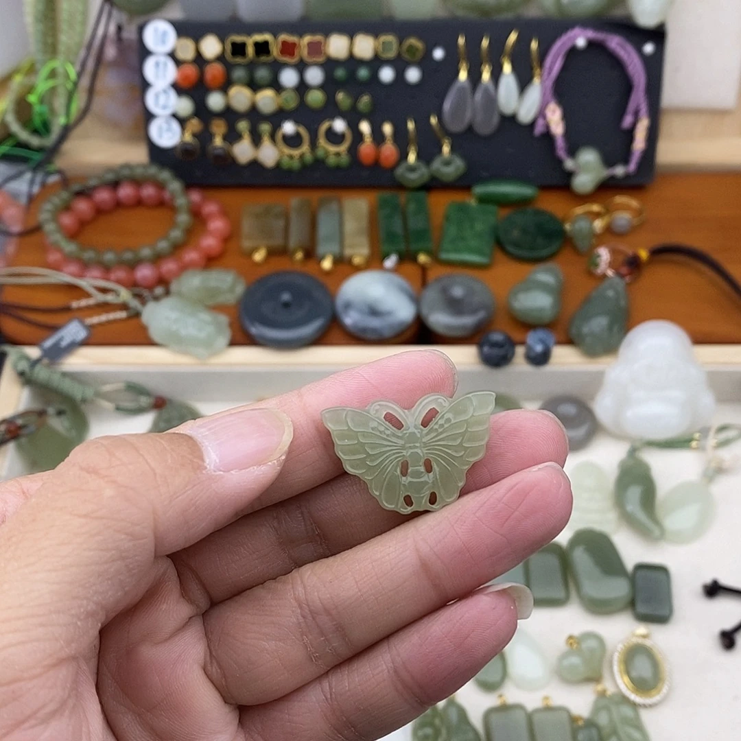 和田玉未镶嵌吊坠(不含链)