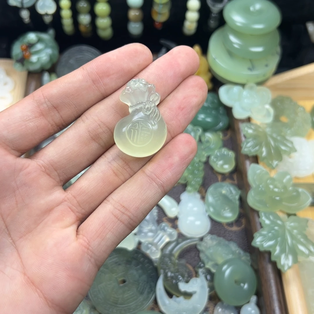 文***静未镶嵌蛇纹石玉颈饰三号绳子钱袋子淡