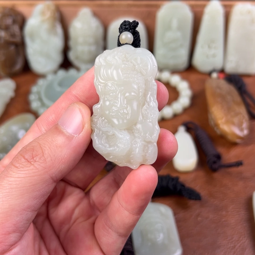 和田玉（青白玉）未镶嵌颈饰