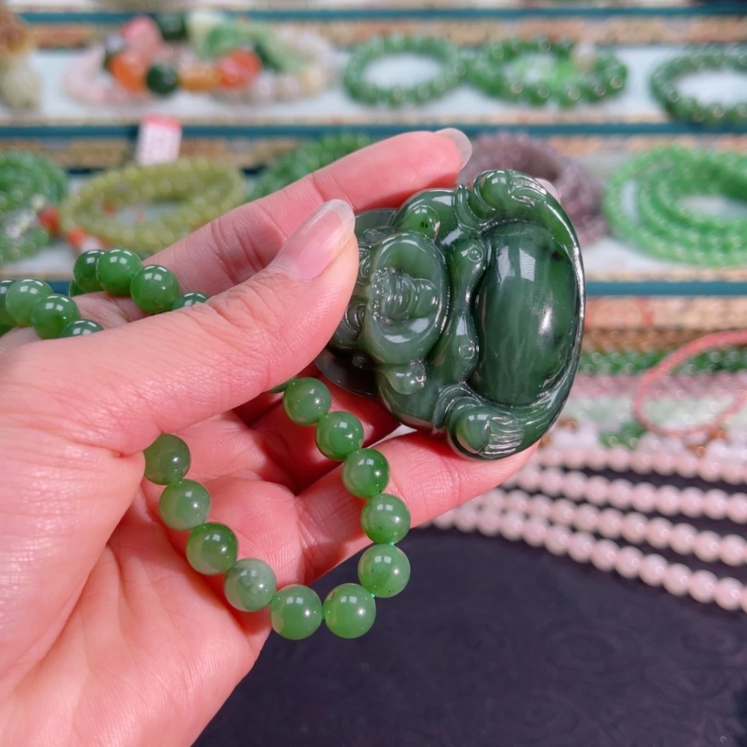 和田玉（碧玉）颈饰未镶嵌木****?