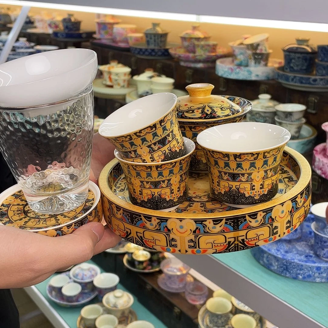 祝我们成为好的更好的人