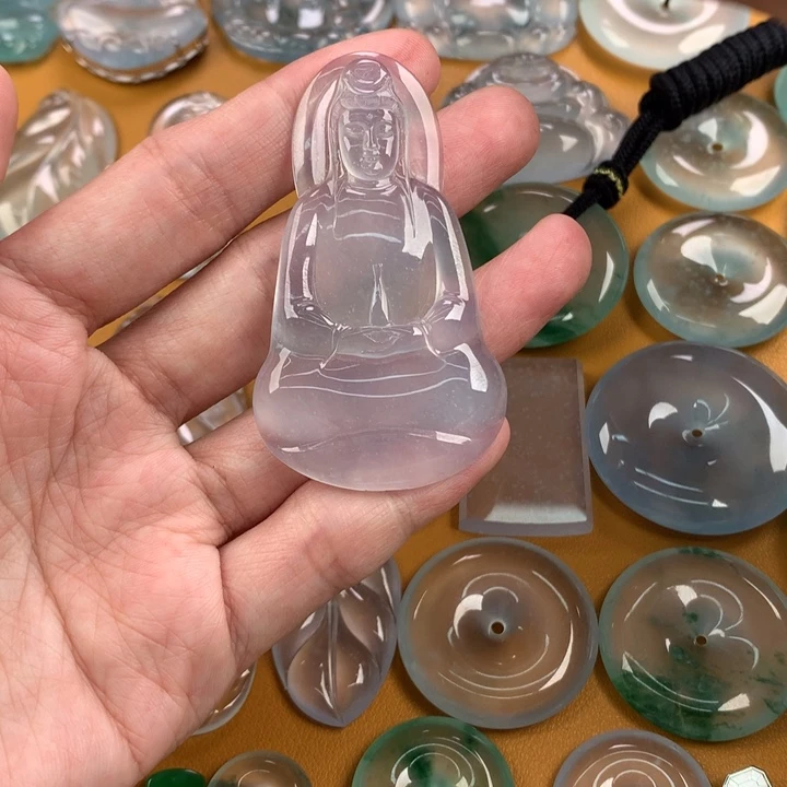 颈饰未镶嵌翡翠…..