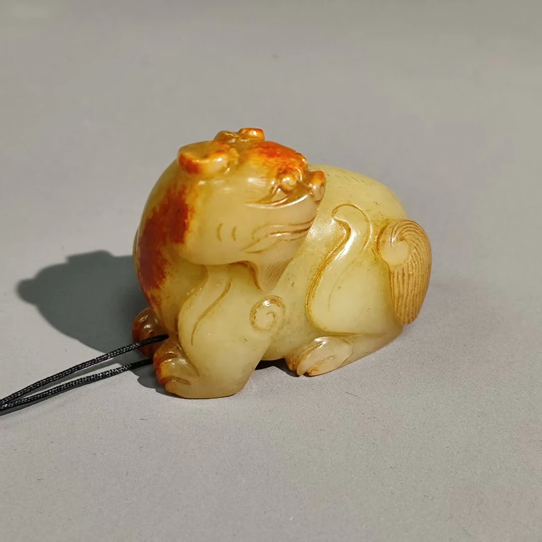 清代和田玉黄玉貔貅