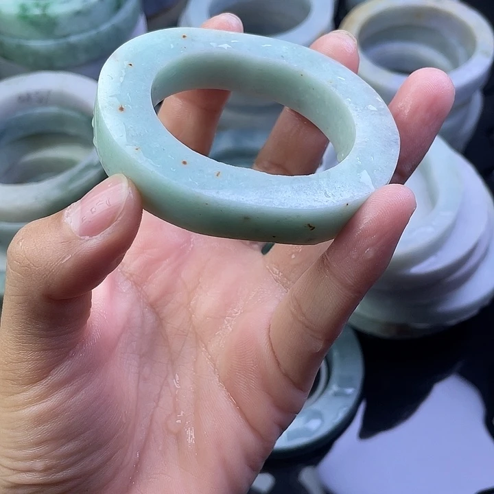 菲***吖未镶嵌定制翡翠翡翠手镯