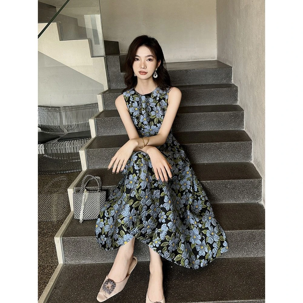 法式小礼服2025新款轻奢小众高端小个子日常碎花连衣裙女收腰显瘦