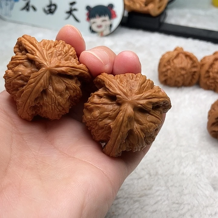 文玩核桃把件小*哥三棱