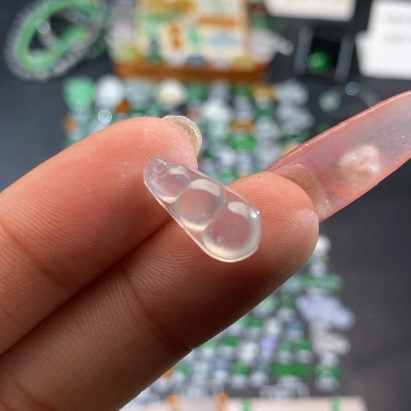 【闪购商品】翡翠挂件未镶嵌豆子