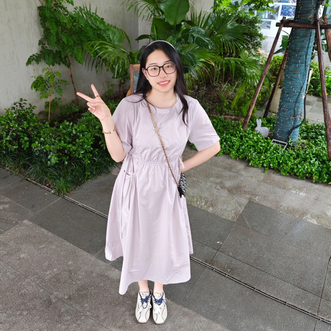 LOV3韩系圆领连衣裙女夏2025新款减龄气质时尚大码女装显瘦