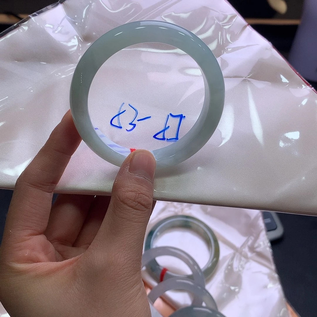 翡翠未镶嵌手镯翡翠