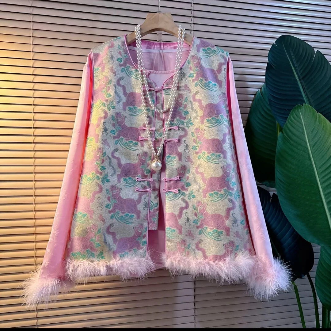 芃芃秋冬新款大码女新中式国风盘扣拼接毛毛碎花马甲+衫俩件套