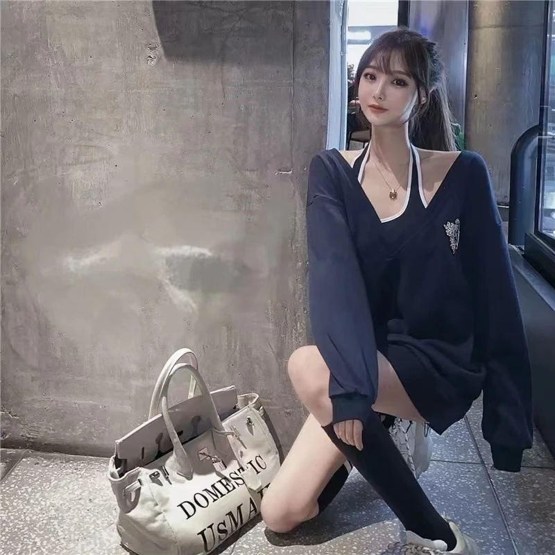 女装禅意仙气飘飘露肩v领卫衣2025新款宽松中长款春秋挂脖上衣潮