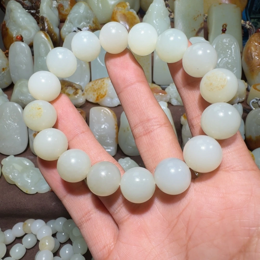 v***o和田玉未镶嵌手串