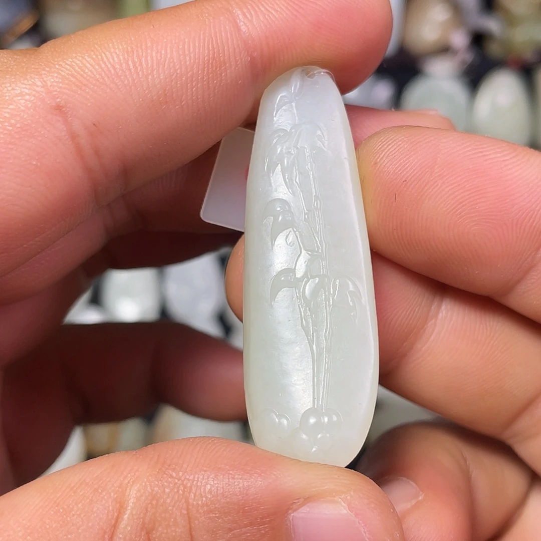 颈饰未镶嵌和田玉吊坠