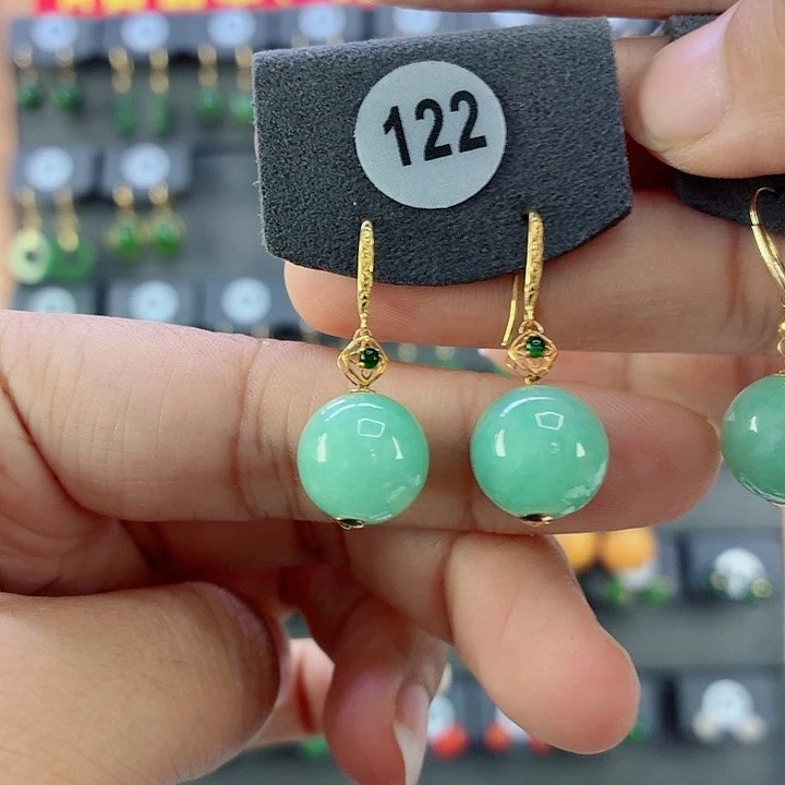 翡翠18K金镶嵌耳饰