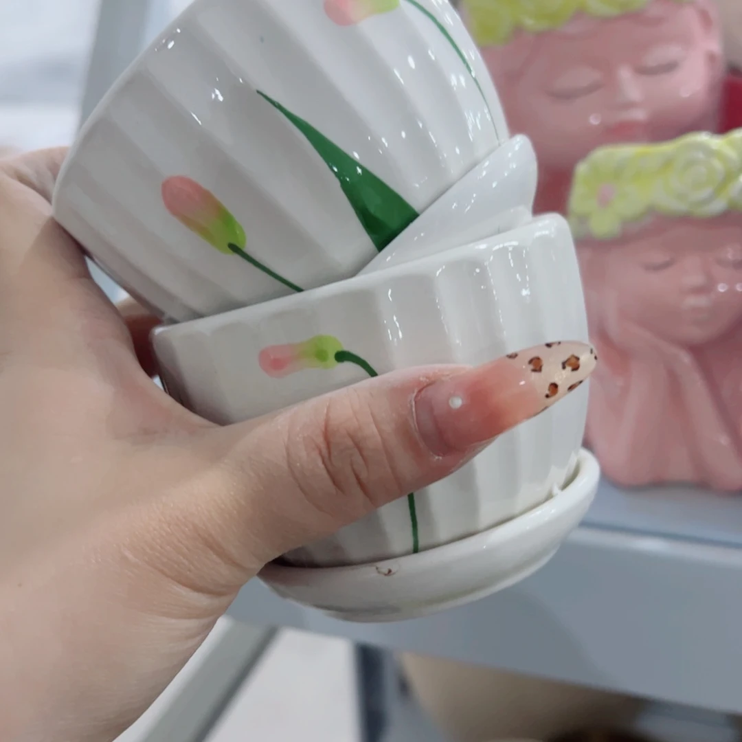 有孔，陶瓷花盆满10米包邮发货。