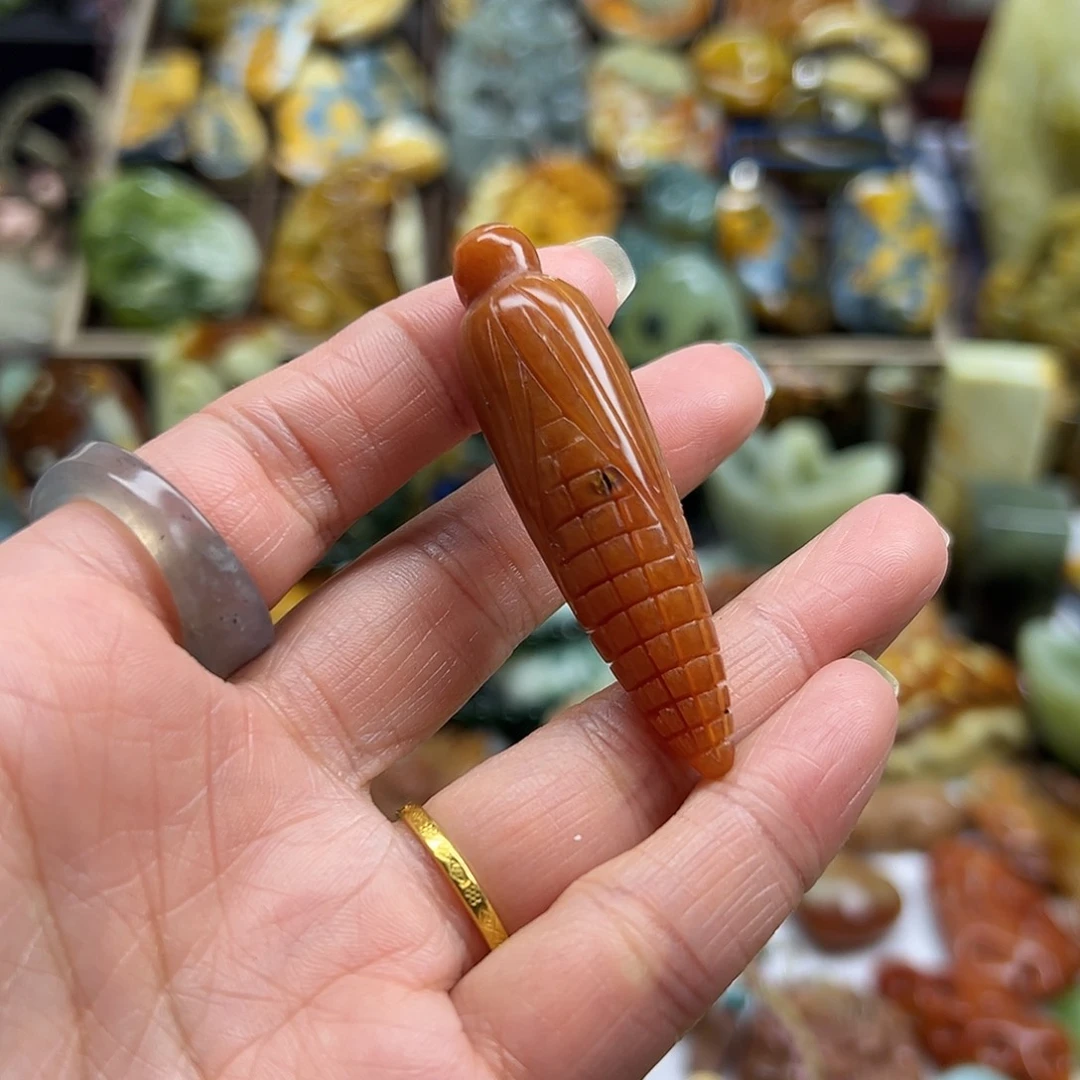 岫玉未镶嵌颈饰辽阳红玉米