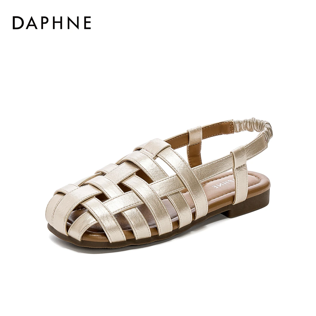 达芙妮2025平跟包头女编织纯色镂空夏季防滑薄雾少女风时装凉鞋