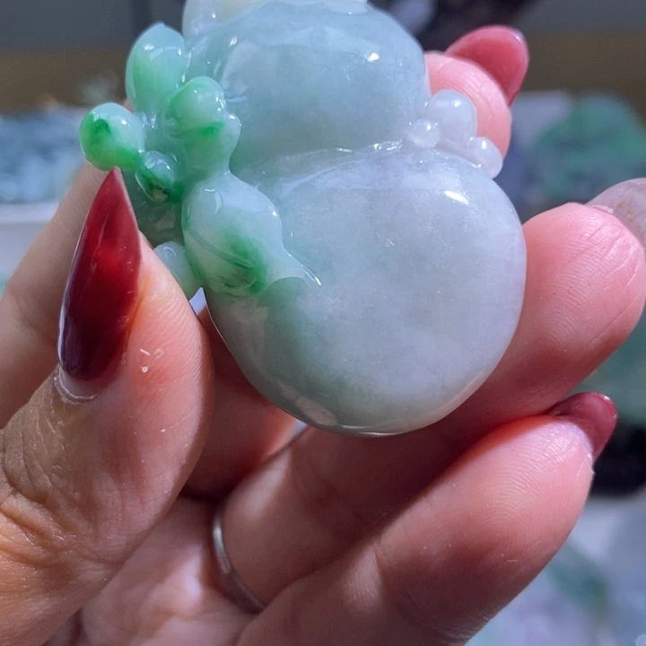 【闪购商品】翡翠未镶嵌颈饰葫芦