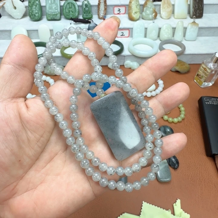 颈饰未镶嵌和田玉