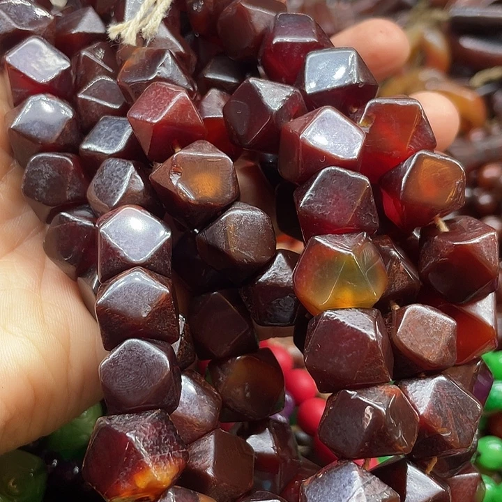 用***6玛瑙/玉髓未镶嵌颈饰