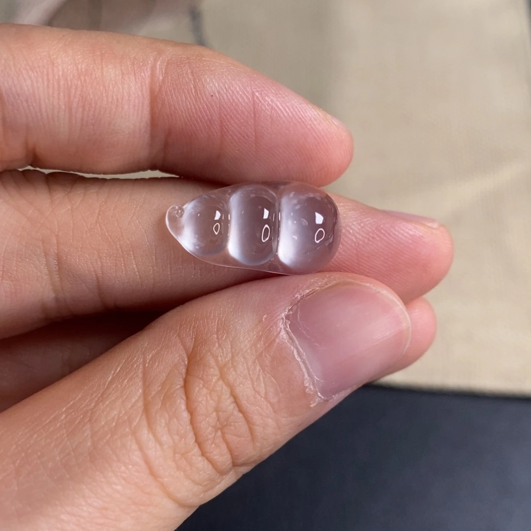 翡翠未镶嵌颈饰白刚大豆子