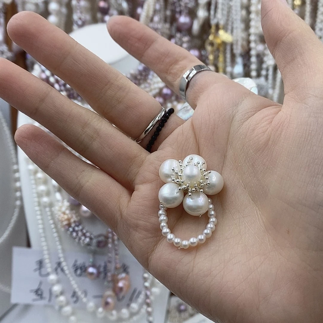 淡水珍珠银S925镶嵌耳饰