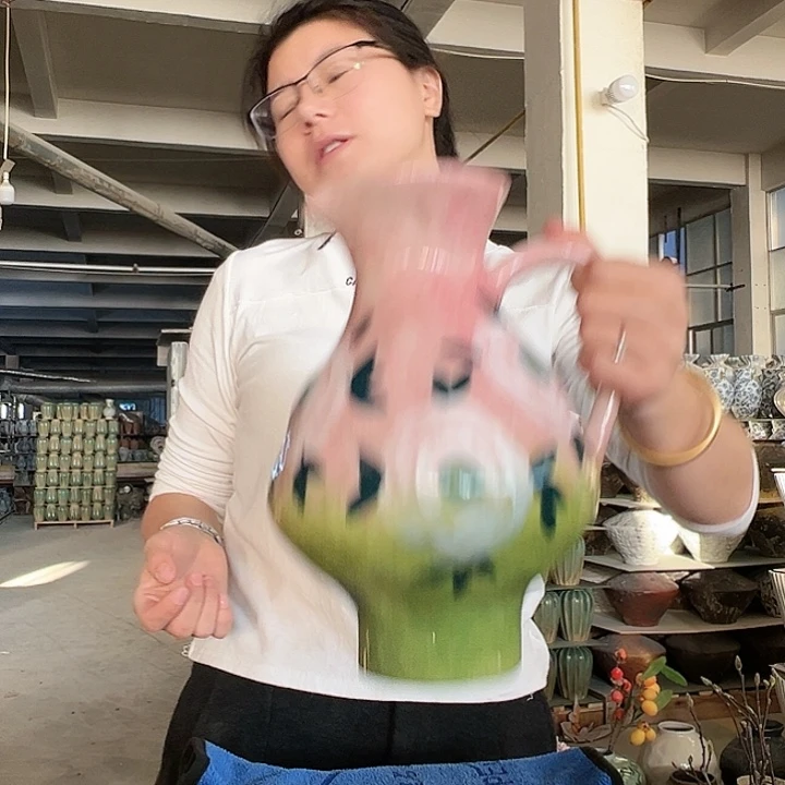 景德镇陶瓷花瓶工厂