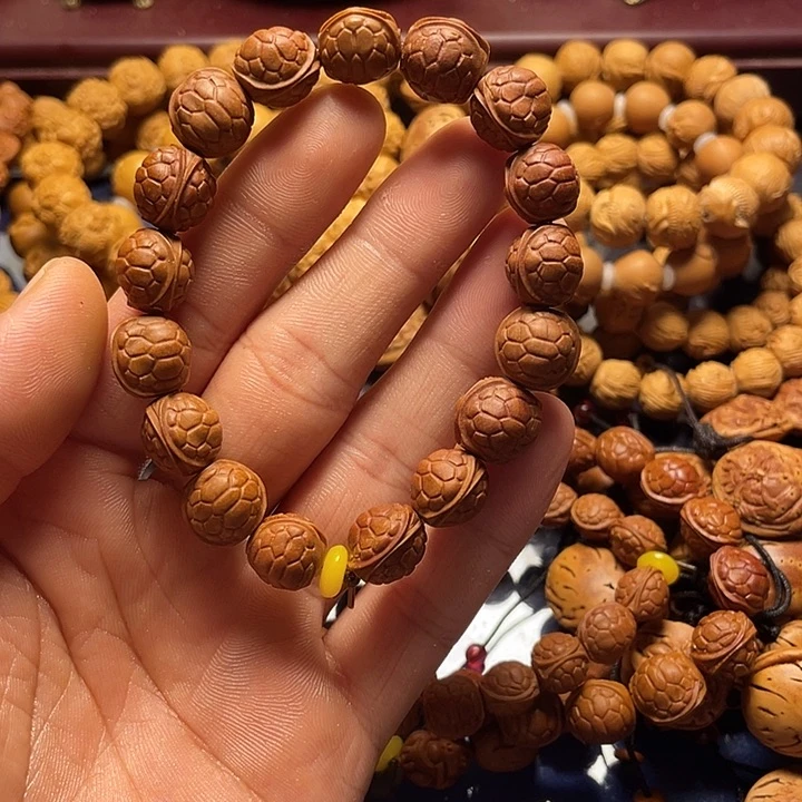 龙纹桃核雕刻瑕疵富甲天下