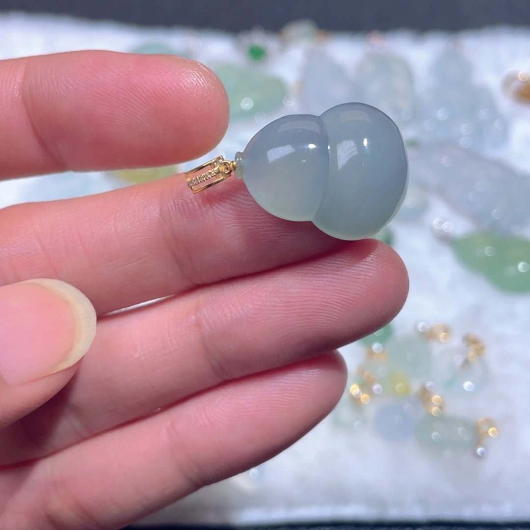 颈饰18K金镶嵌翡翠翡翠