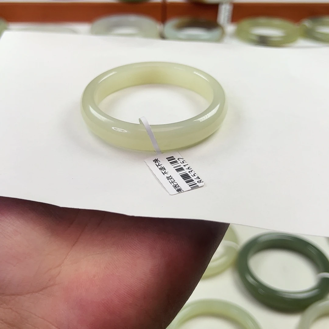 未镶嵌手镯和田玉新疆和田玉若羌料手镯