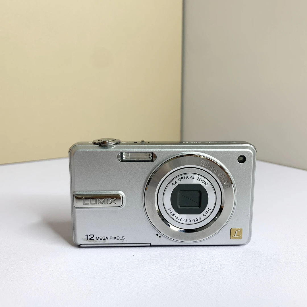 9新 Panasonic/松下 F3银色 1200万像素 色彩丰富人像通透亮白