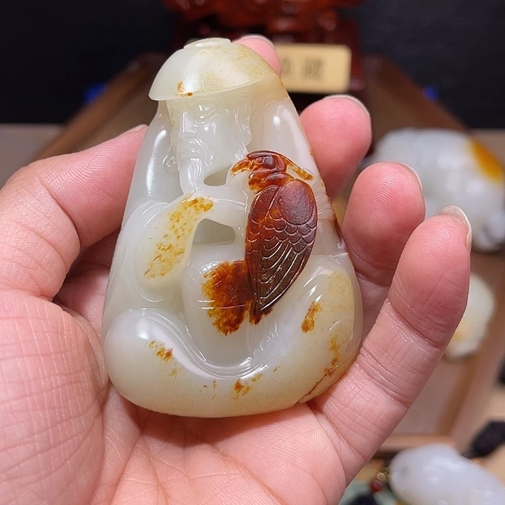 L***G和田玉未镶嵌颈饰