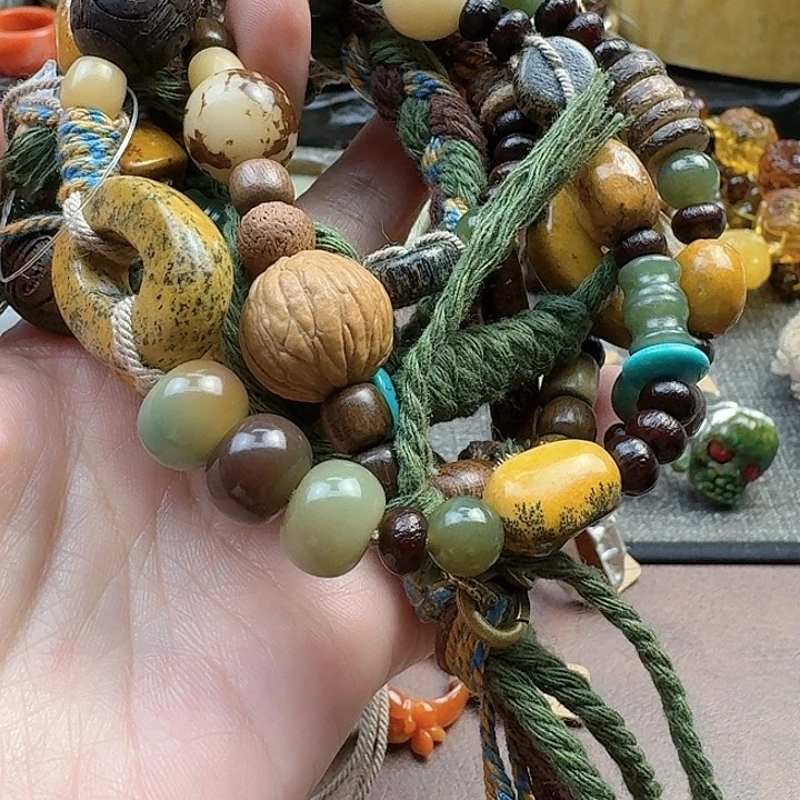 翡翠散珠“****同翡翠随形原石手工打造