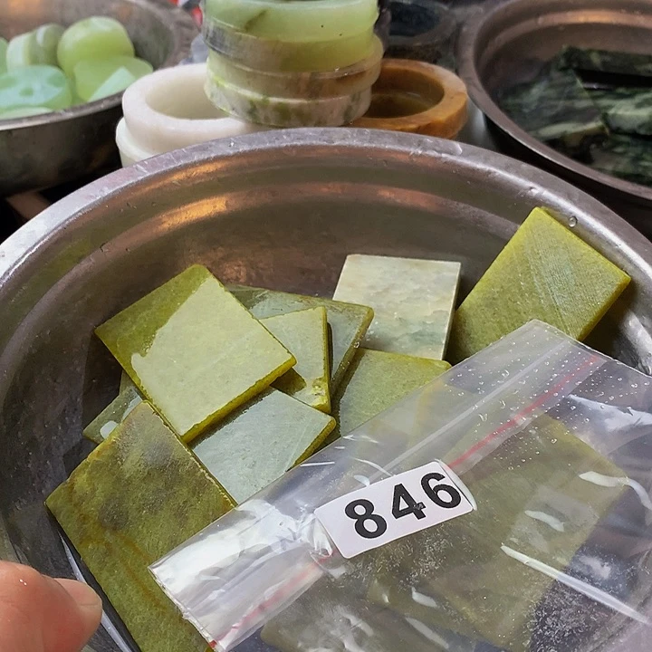 蛇纹石玉未镶嵌珠宝半成品杜