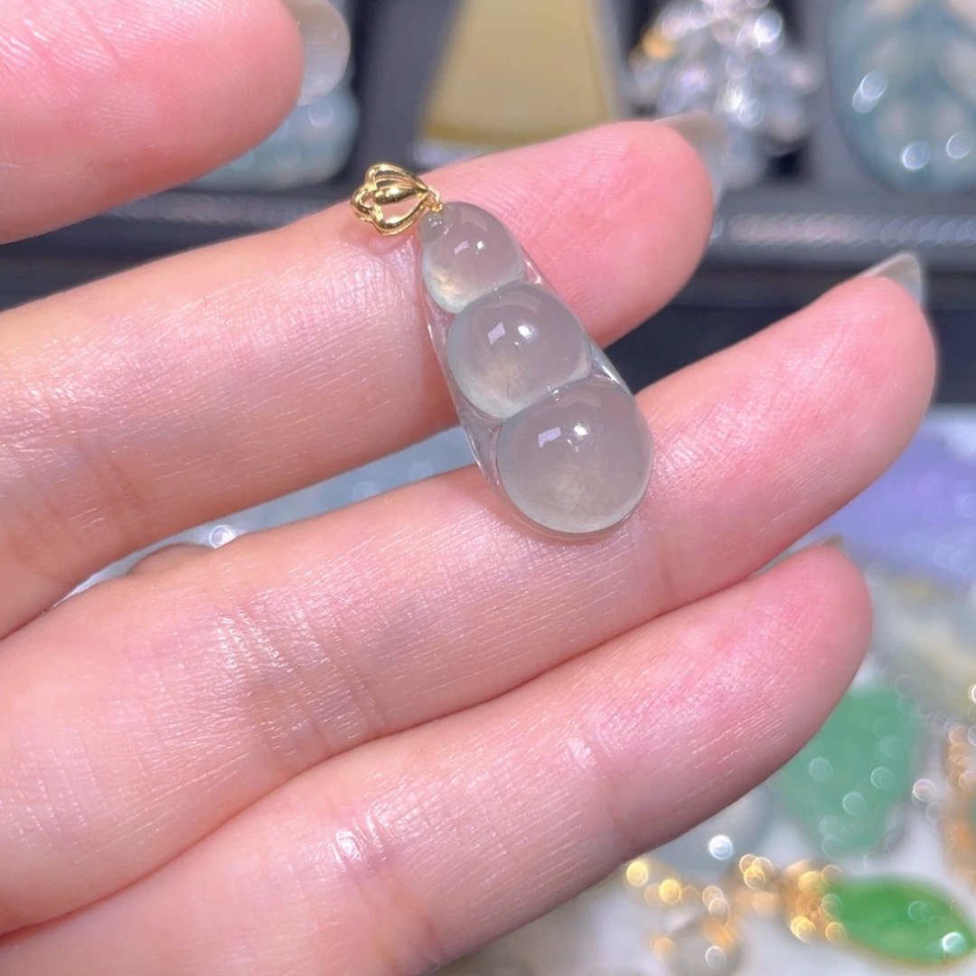 翡翠18K金镶嵌颈饰翡翠