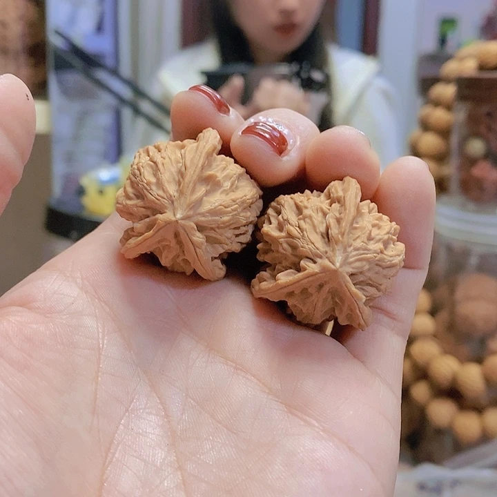 【闪购商品】文玩核桃把件31盘山三棱