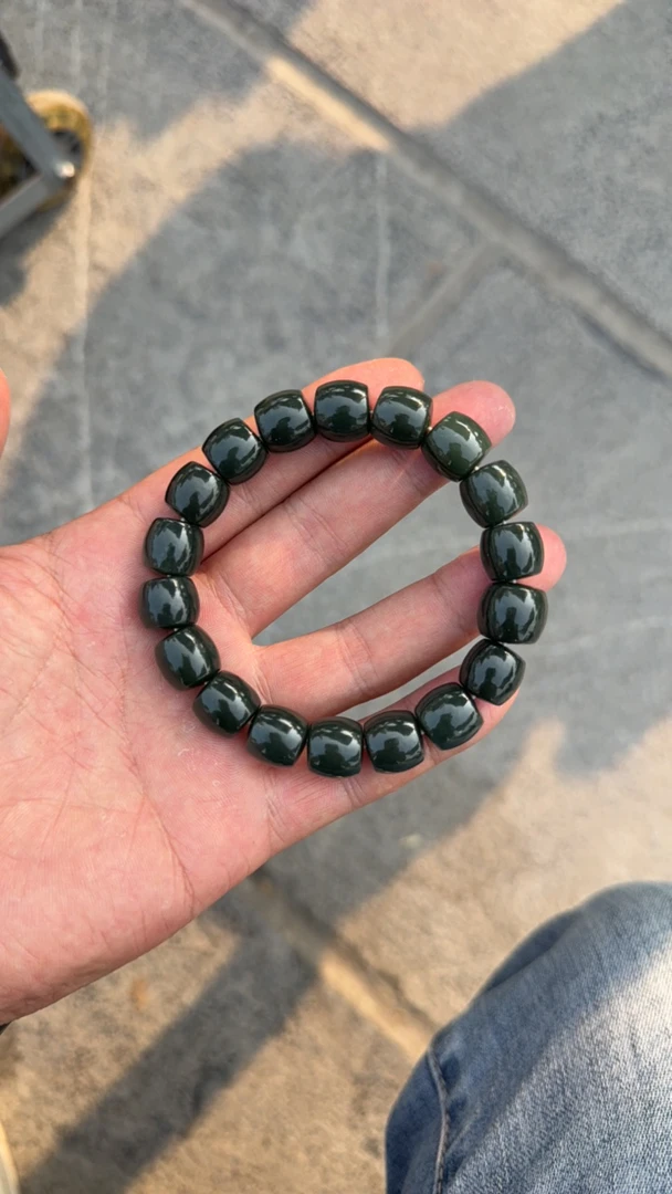 新疆和田玉直切高端大气卡12手串