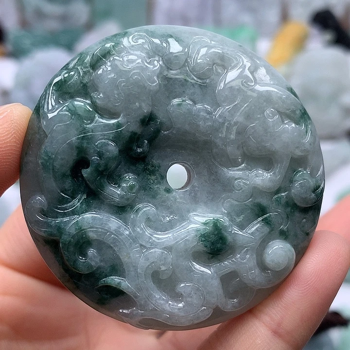 翡翠未镶嵌颈饰龙凤呈祥两面工艺福利