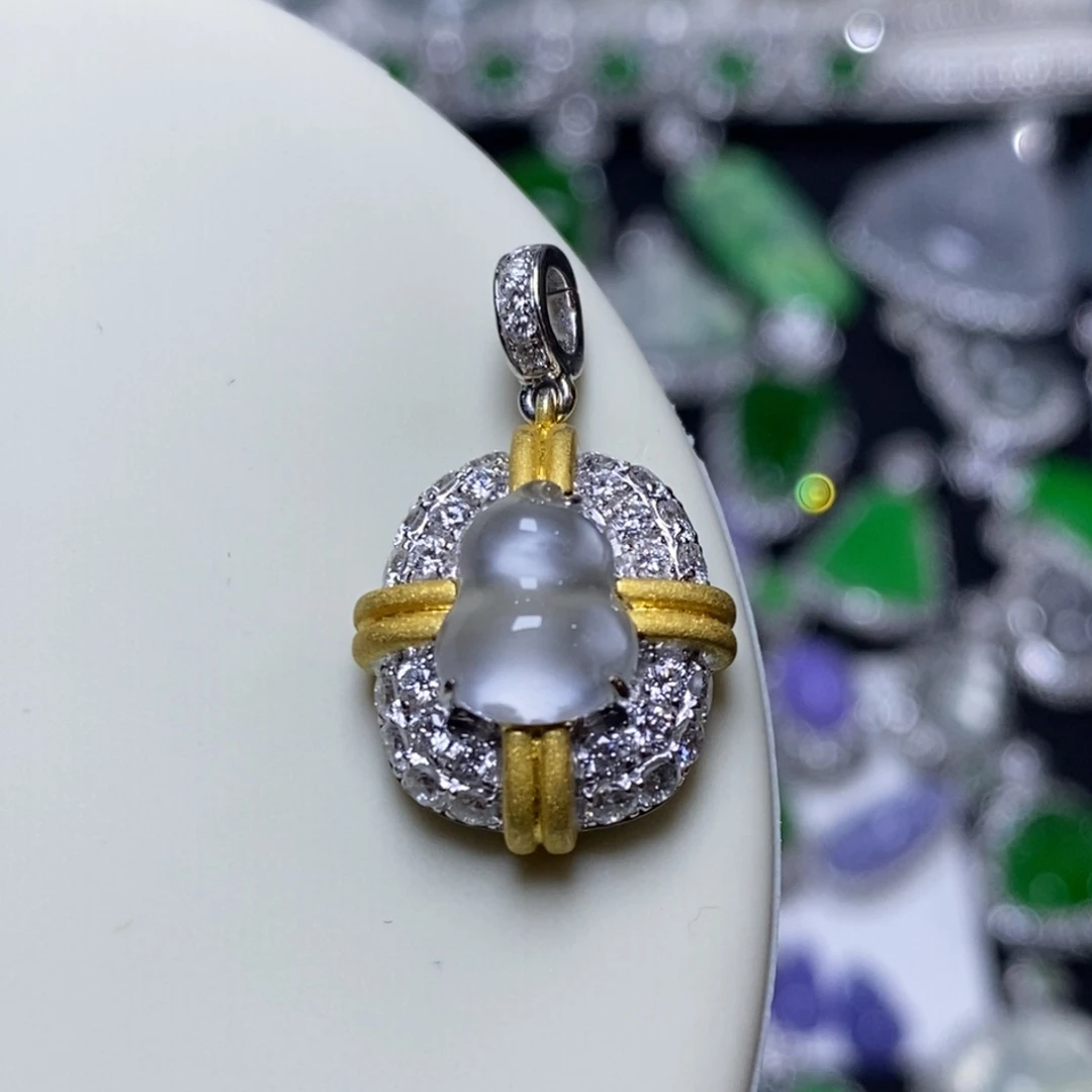 翡翠18K金镶嵌吊坠(不含链)木那雪花棉葫芦