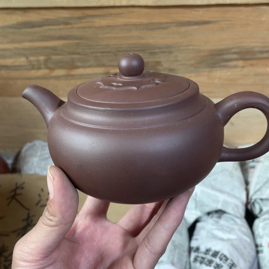 茶壶紫砂老厂紫砂壶一件。