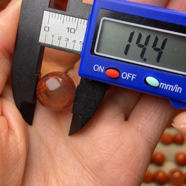 南红玛瑙配饰未镶嵌